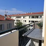 Antibes, Tout A Vos Pieds
