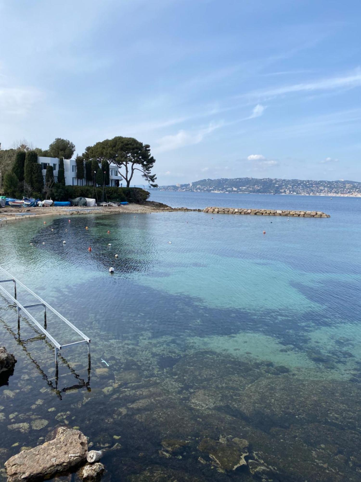 Antibes, A Vos Pieds *